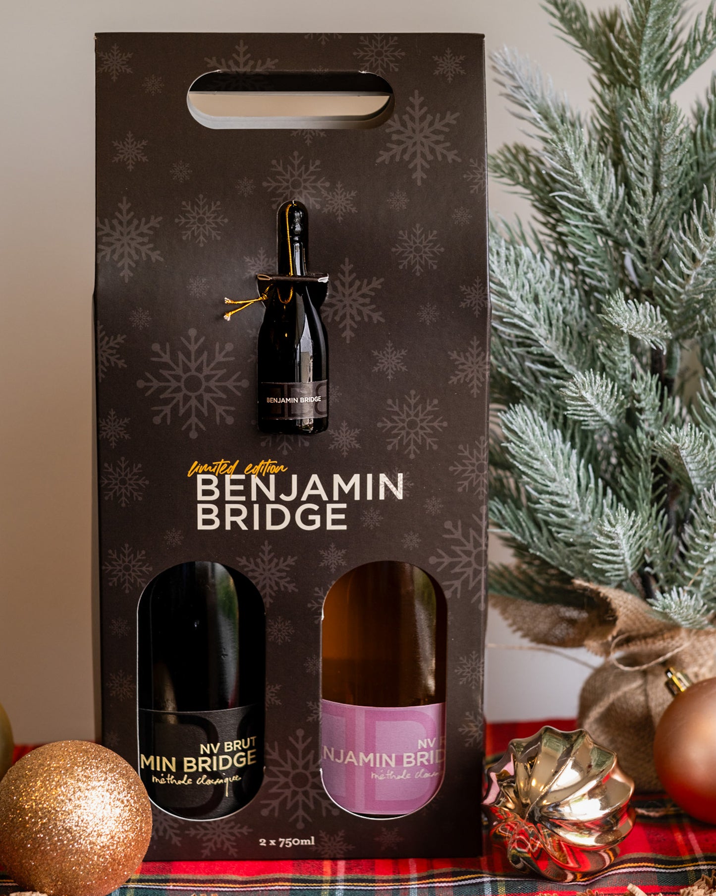 NV Holiday Pack | Ornament